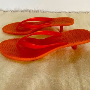 Sigerson Morrison new never worn ,made in Italy kitten heel rubber thongs